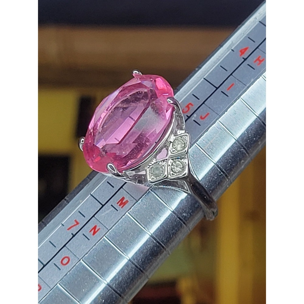 Pink Oval-Cut Gemstone Small Cluster Side Stones 18K GE Size 5.75 Women's Ring - Picture 3 of 8